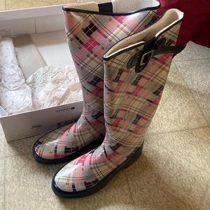 Ladies high water boots brand new in original box